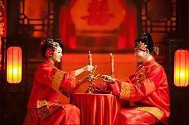 巧妙摆脱持枪强盗