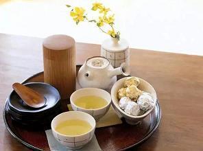 不名一钱