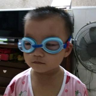 轰堂大笑