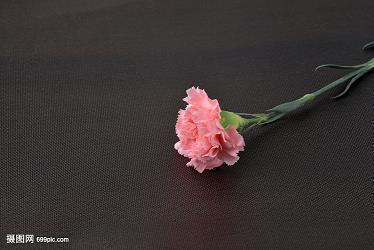 笀